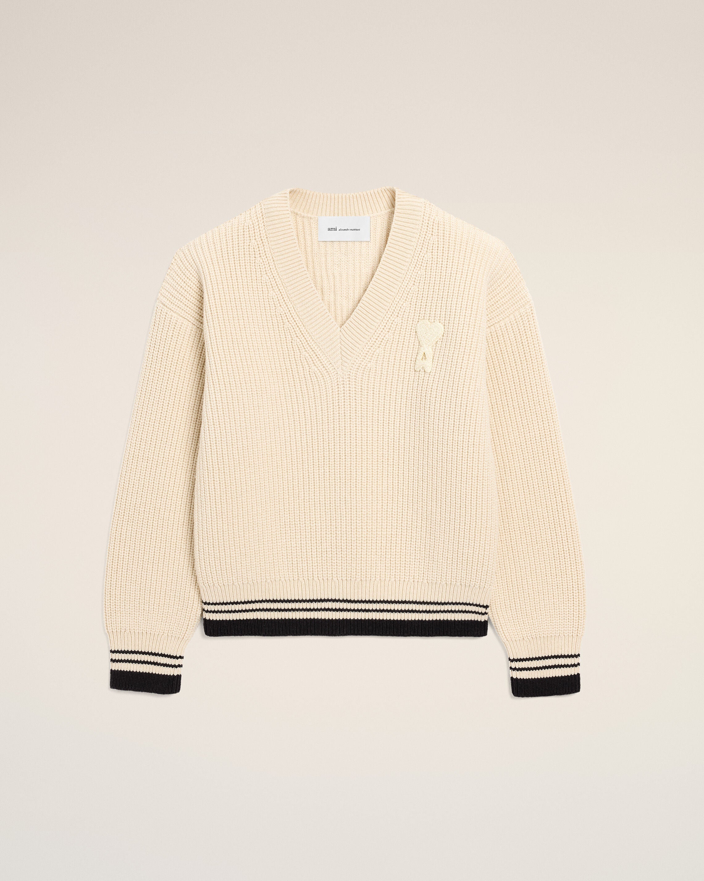 MOLETOM AMI DE COEUR DE LÃO BRANCO COM GOLA V EM MALHA DE LÃO RIBADA | Ami Paris