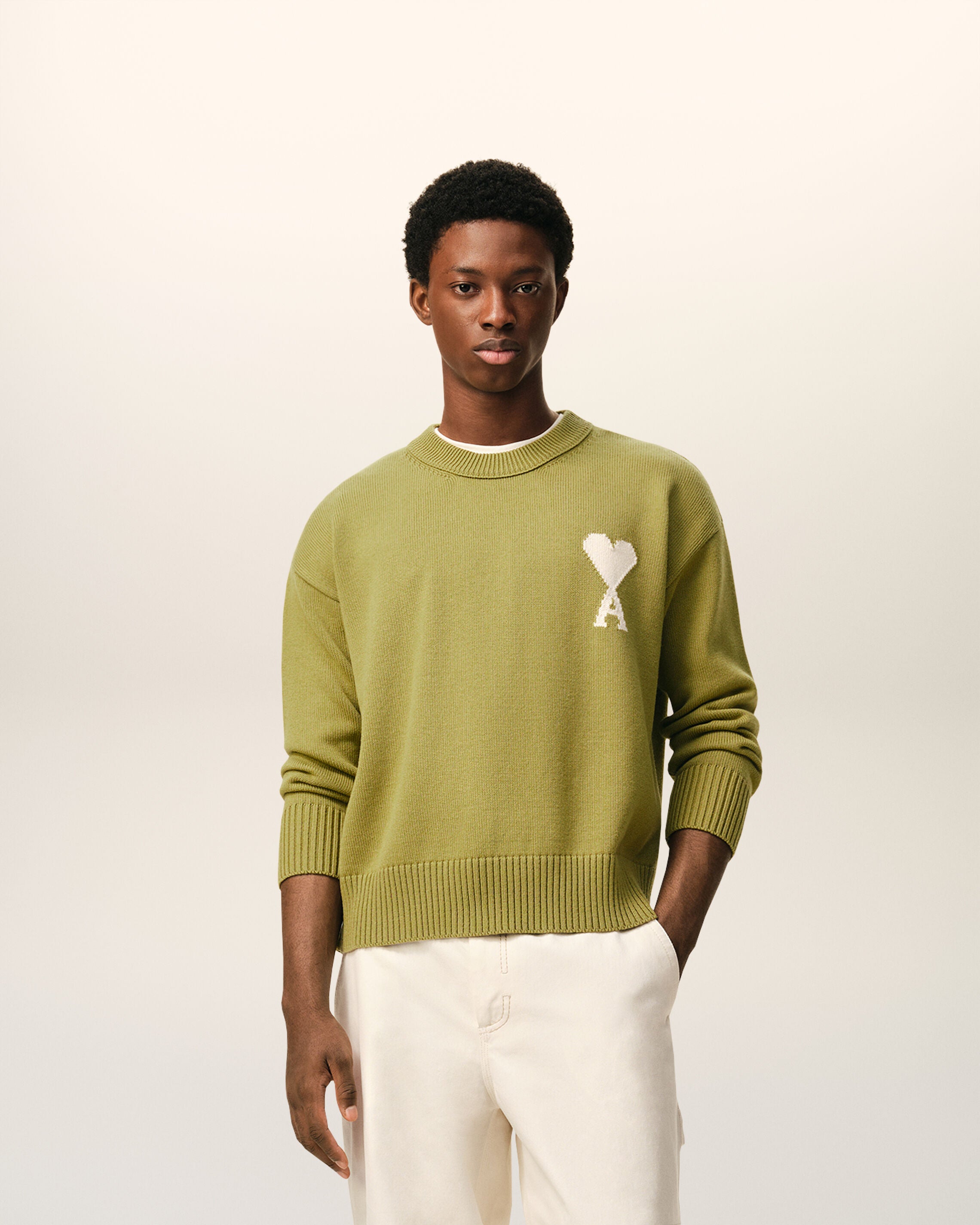 Suéter Ami De Coeur de Malha de Lã e Algodão Verde Matcha/Branco | Ami Paris
