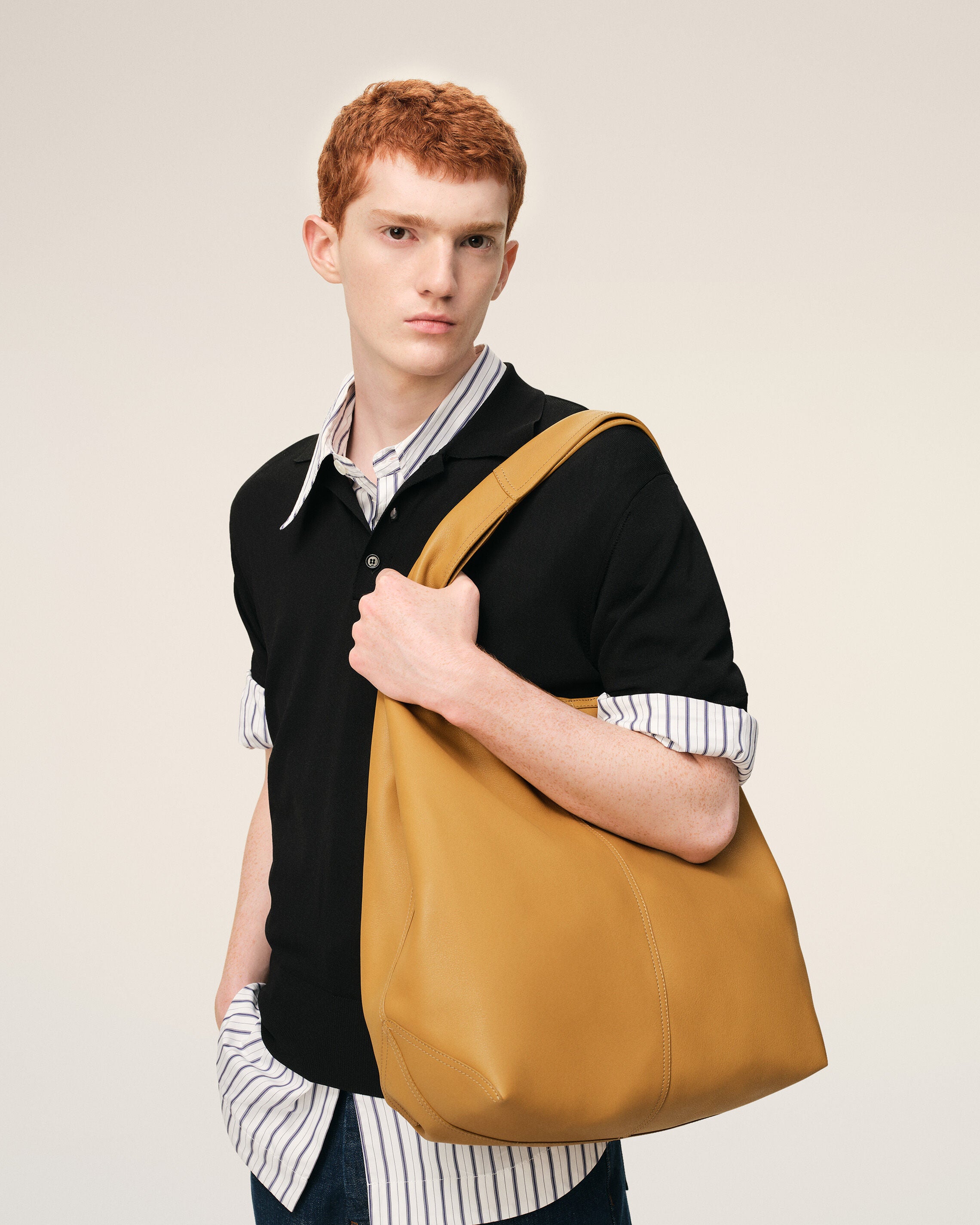 HONEY Bolsa Hóbo de Couro Taurillon Amarelo | Ami Paris