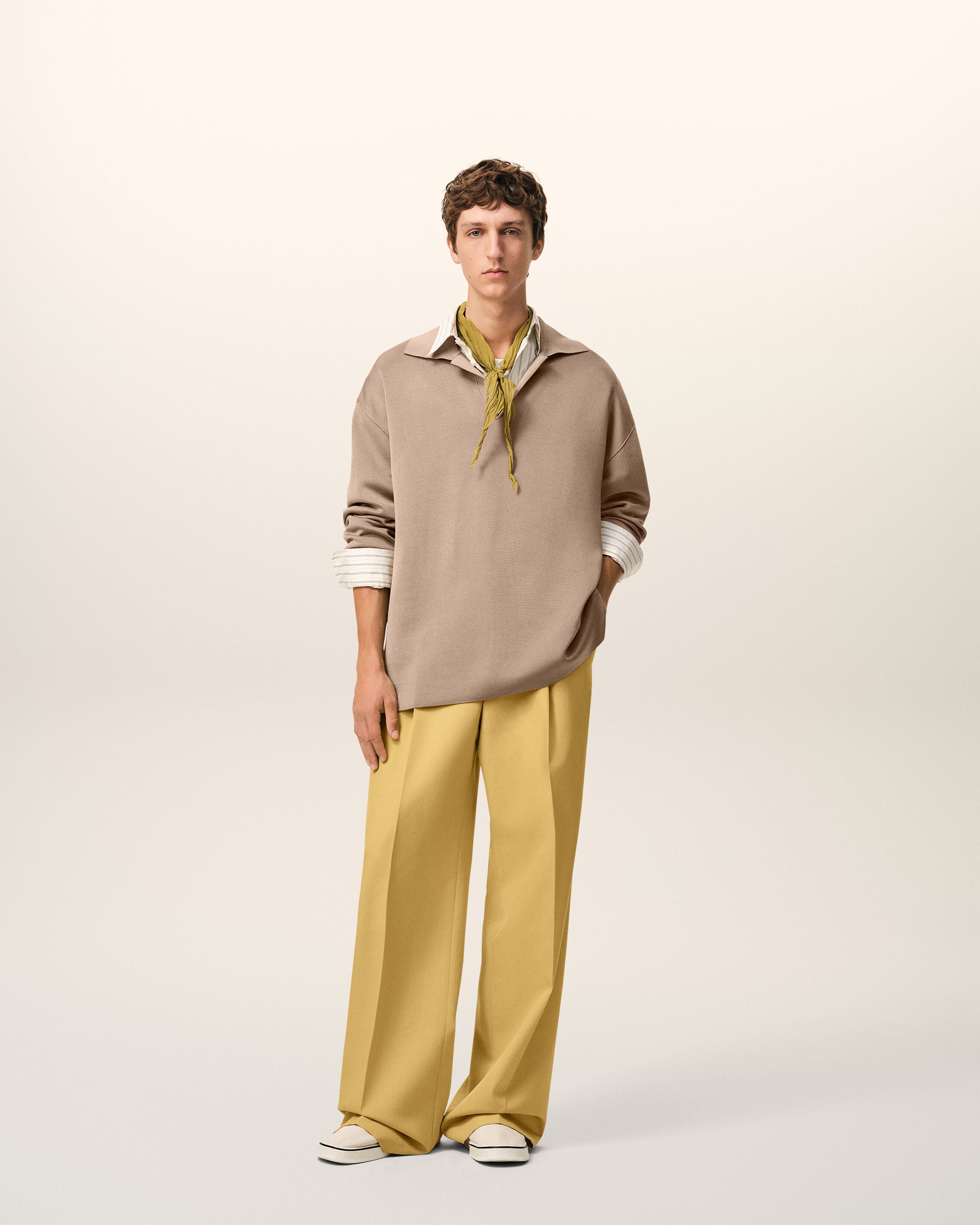 CALÇAS LARGAS BAIXA CINTURA DE LÃ AMARELO PASTEL NOVO | Ami Paris