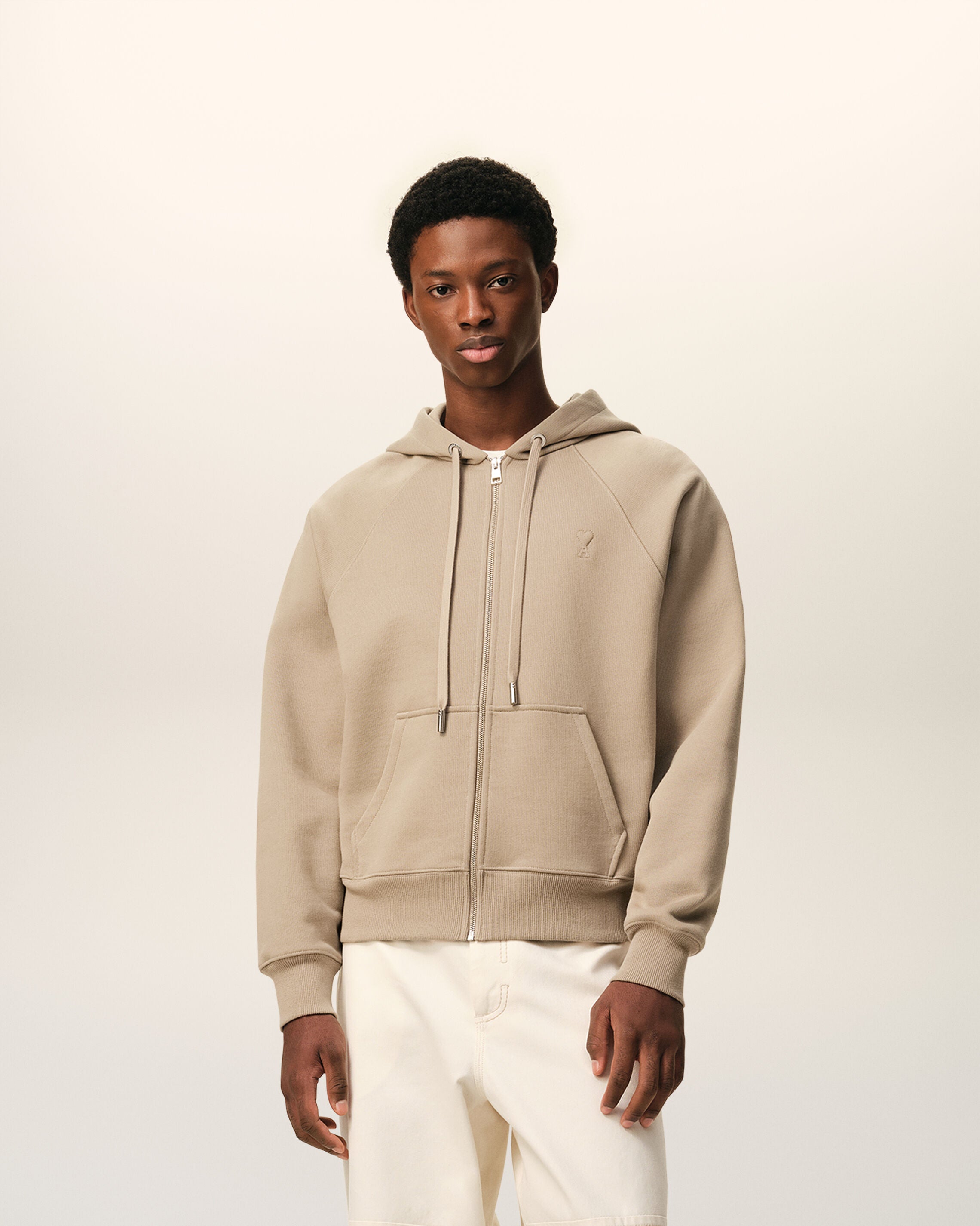 Cropped Hoodie Ami de Coeur em Algodão Bege com Estampa Tactil | Ami Paris